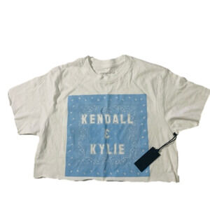 Kendall & Kylie Cropped T-Shirt.  Size:s/m